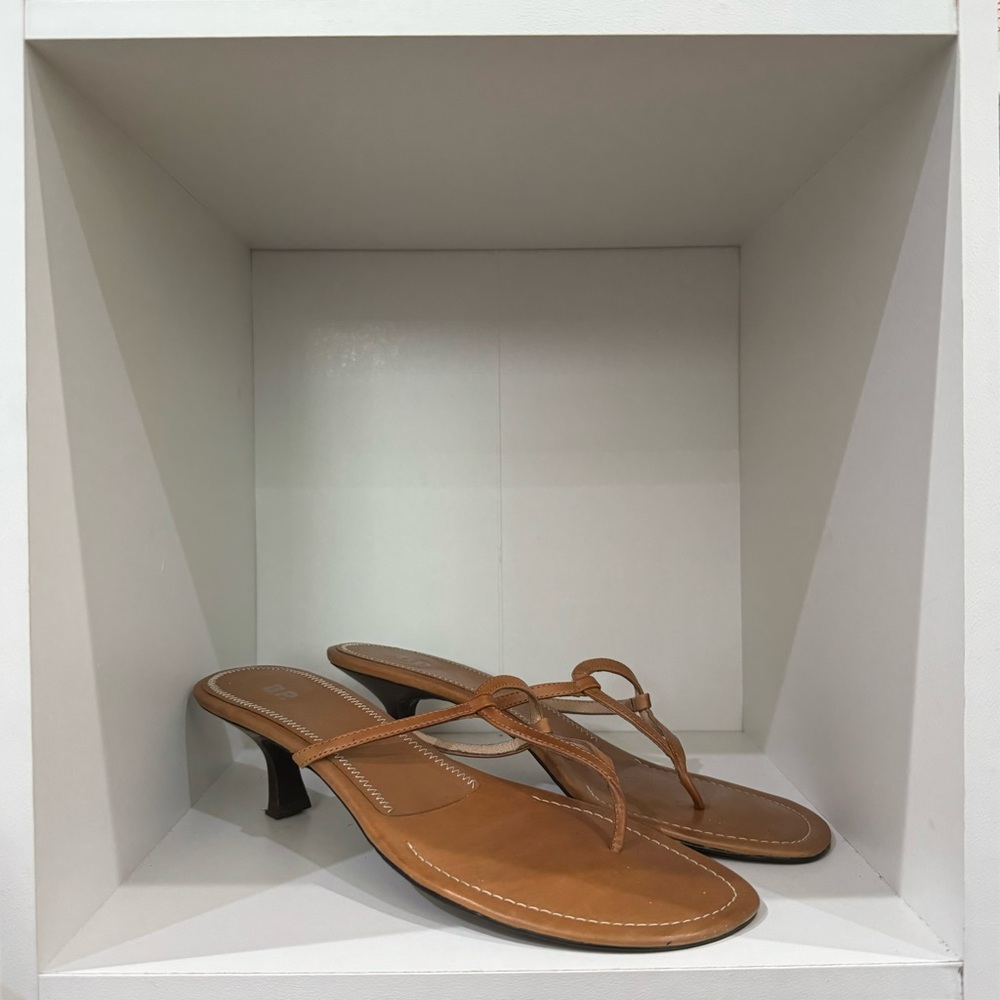 BP Tan Sandals Minimalist Flat Design